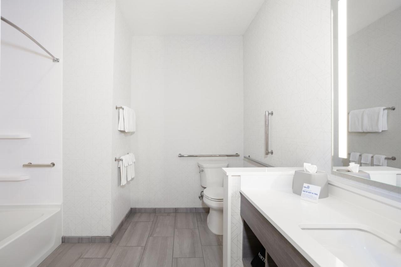 Holiday Inn Express Fremont By Ihg Экстерьер фото