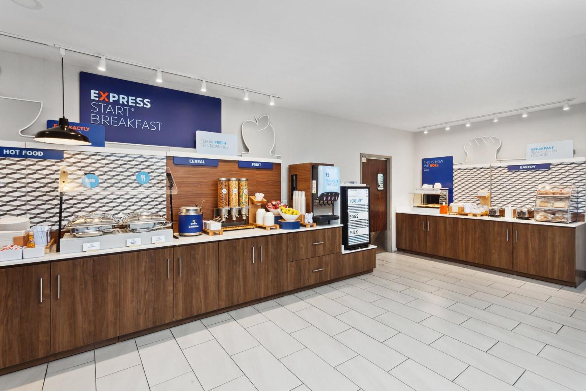Holiday Inn Express Fremont By Ihg Экстерьер фото
